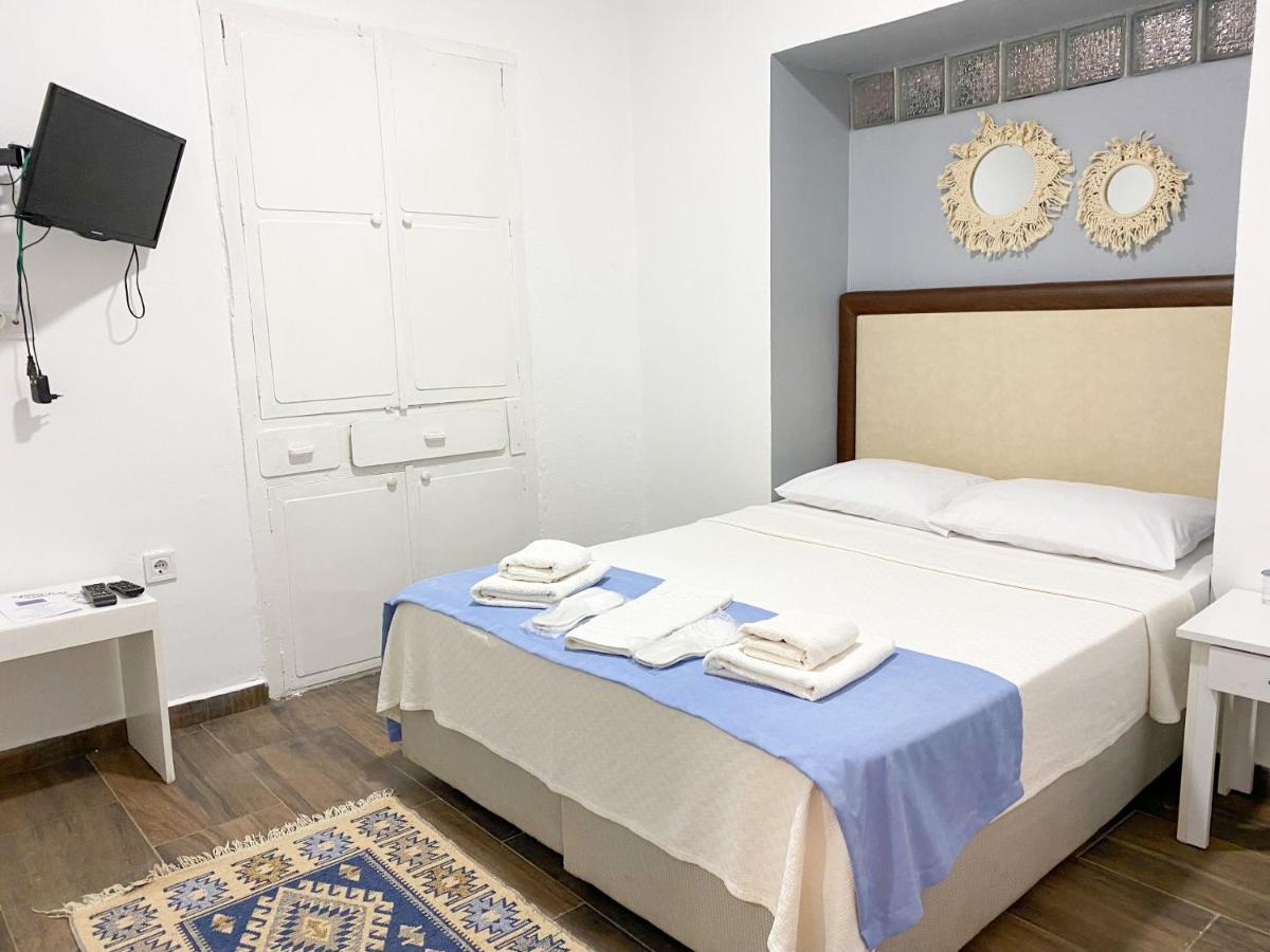 Lacivert Hotel Айвалик Номер фото