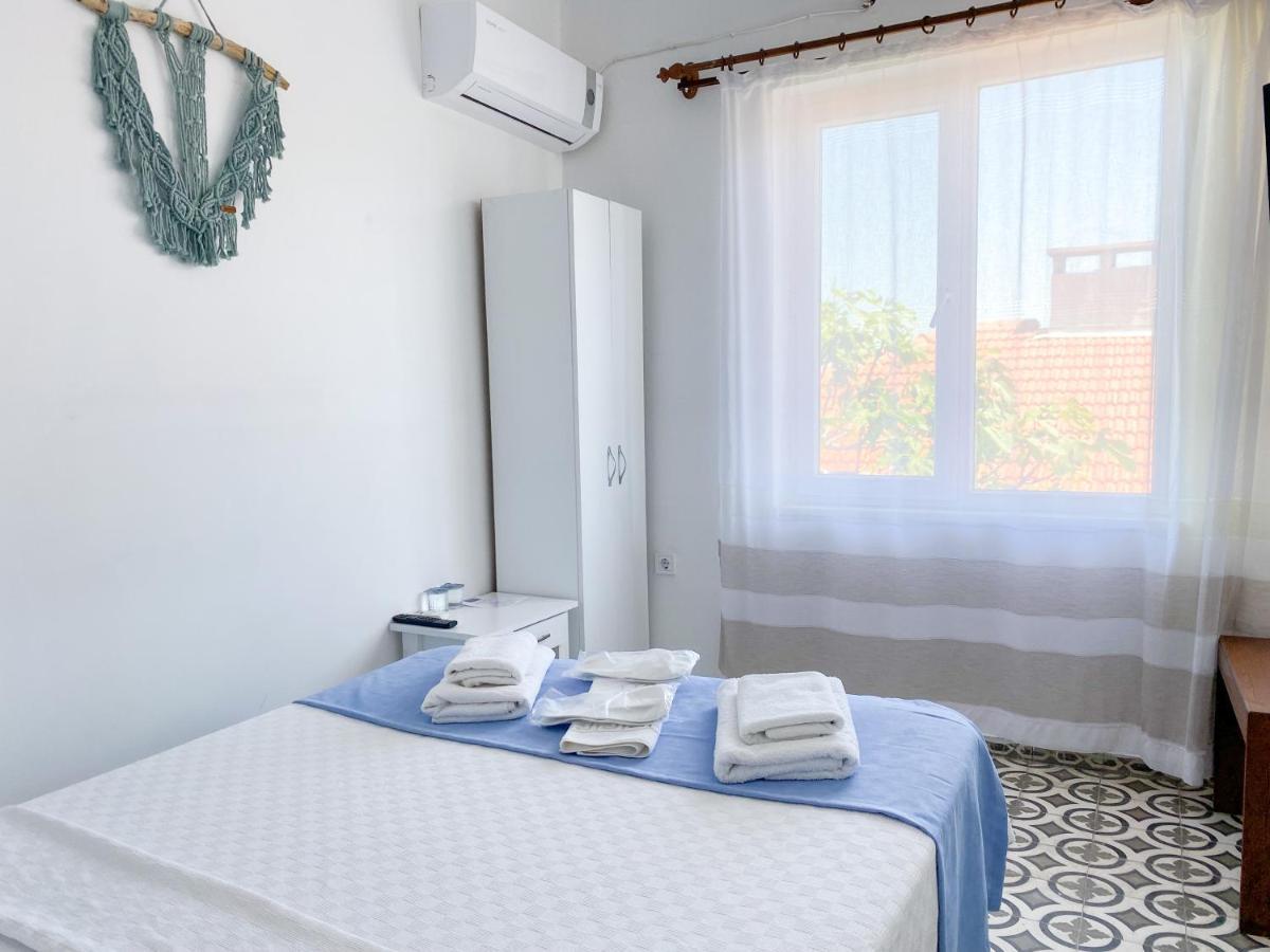 Lacivert Hotel Айвалик Номер фото