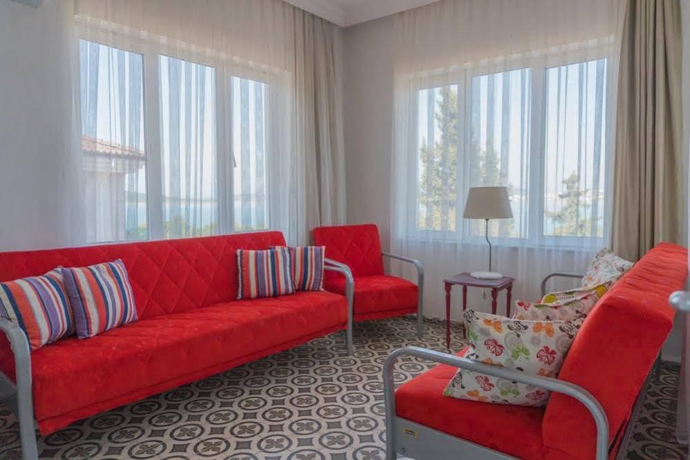 Lacivert Hotel Айвалик Екстер'єр фото
